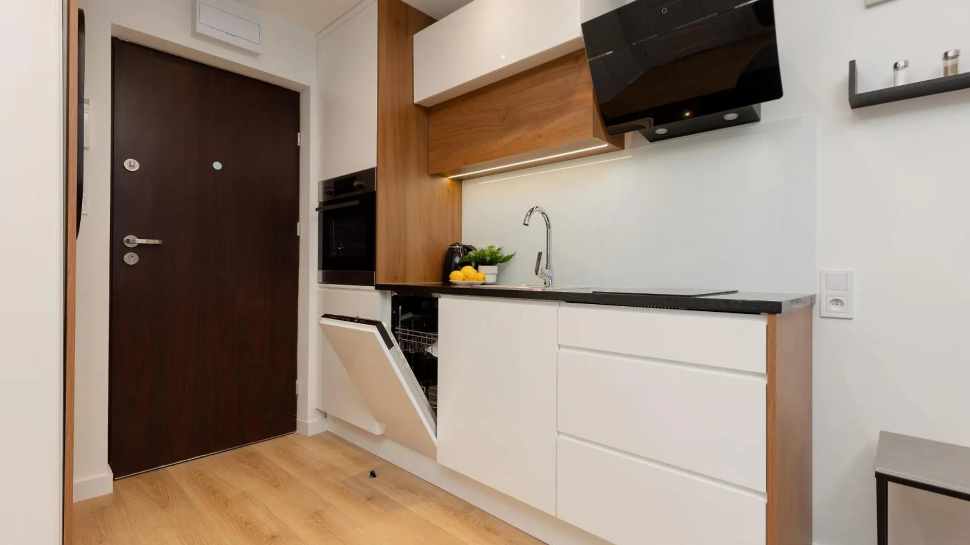 Apartment Studio Bruna Metro Pole Mokotowskie By Noclegi Renters Warsaw