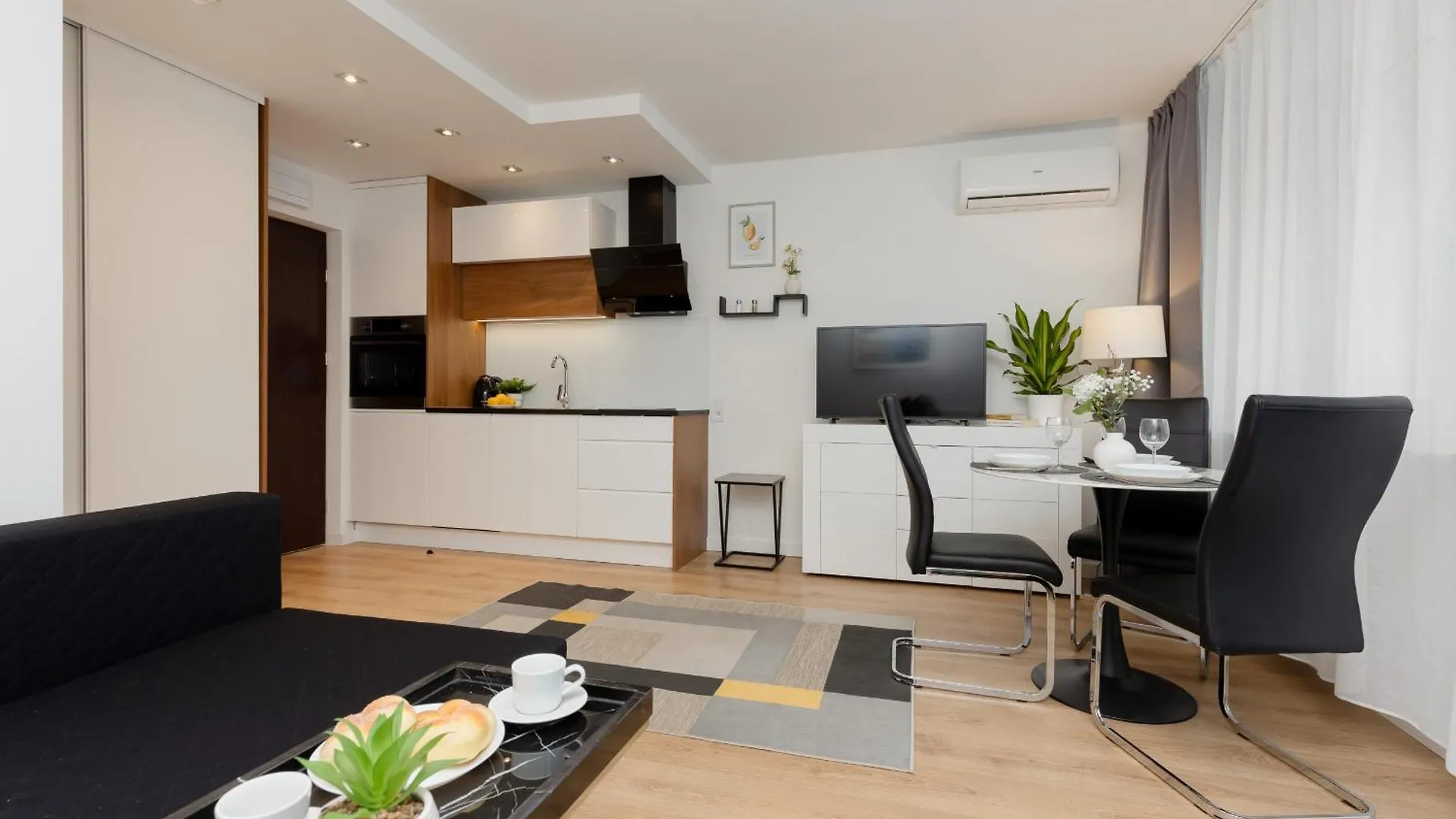 Studio Bruna Metro Pole Mokotowskie By Noclegi Renters Warsaw 0*,  Poland